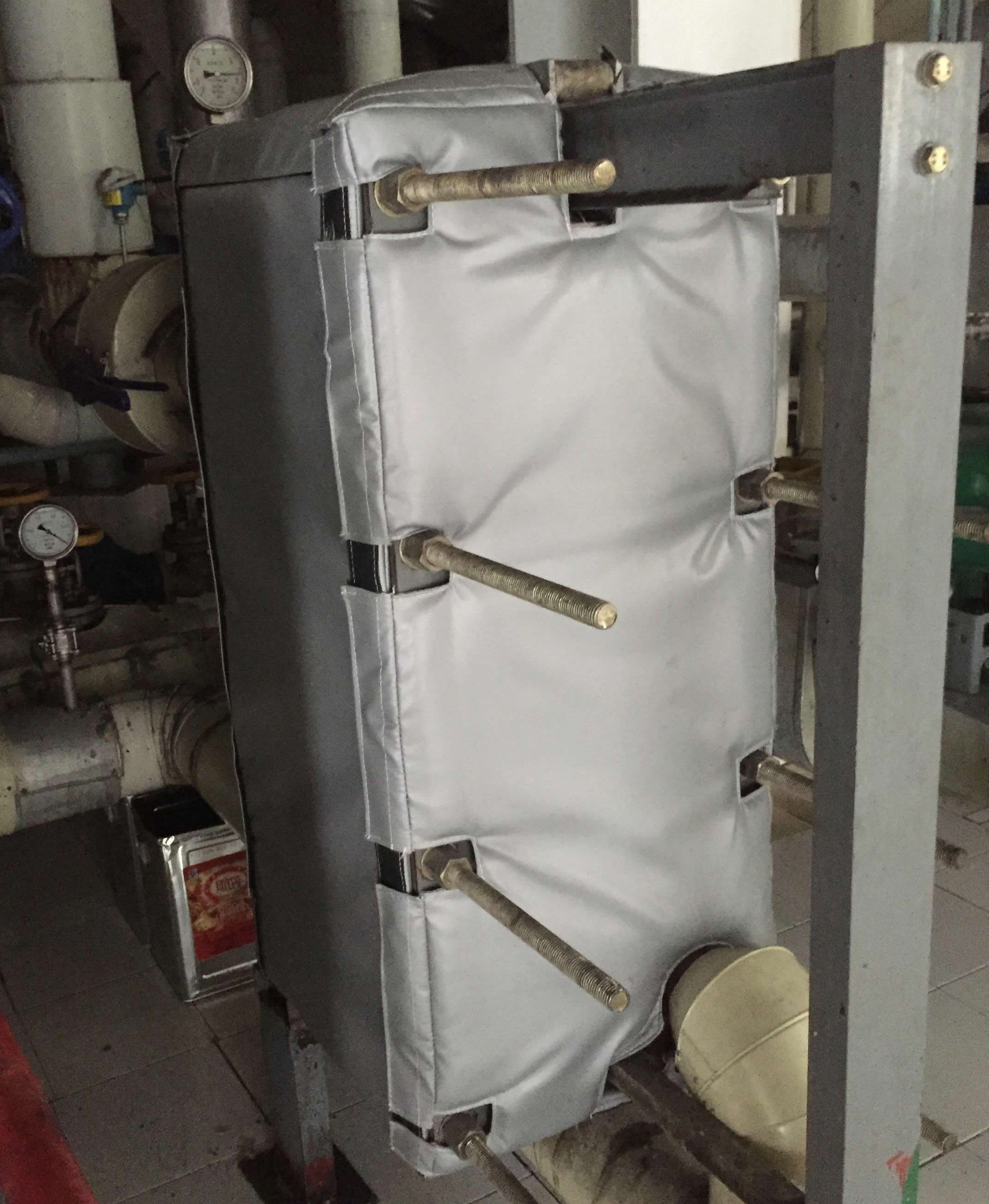 板式<a href=http://m.dg-print.cn/e/tags/?tagname=%E6%8D%A2%E7%83%AD%E5%99%A8%E4%BF%9D%E6%B8%A9 target=_blank class=infotextkey>換熱器保溫</a>套