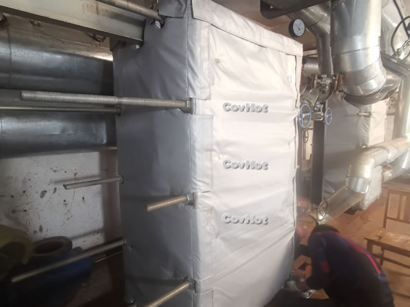 板式<a href=http://m.dg-print.cn/e/tags/?tagname=%E6%8D%A2%E7%83%AD%E5%99%A8%E4%BF%9D%E6%B8%A9 target=_blank class=infotextkey>換熱器保溫</a>,<a href=http://m.dg-print.cn/e/tags/?tagname=%E5%8F%AF%E6%8B%86%E5%8D%B8%E4%BF%9D%E6%B8%A9%E5%A5%97 target=_blank class=infotextkey>可拆卸<a href=http://m.dg-print.cn/e/tags/?tagname=%E4%BF%9D%E6%B8%A9%E5%A5%97 target=_blank class=infotextkey>保溫套</a></a>